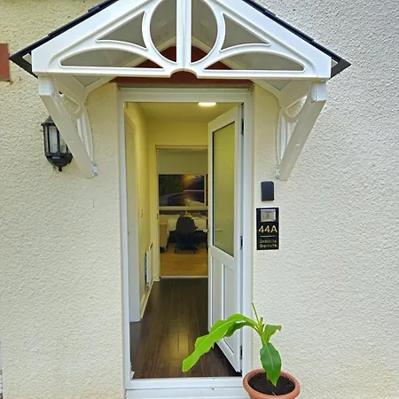 Lakes Guest Annexe شقة بنريث